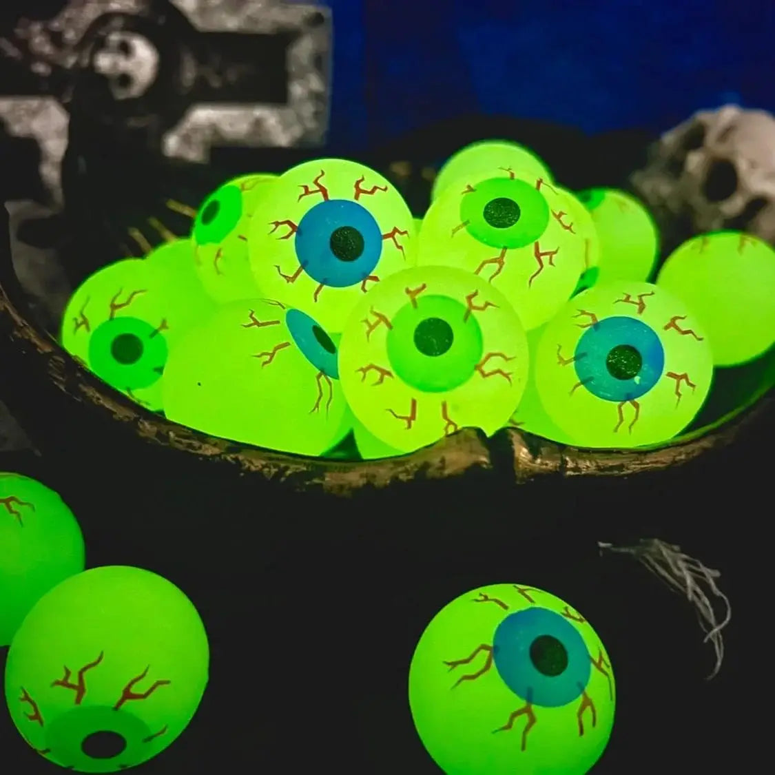 5-10-20pcs Glow in The Dark Eyeball 32MM Bouncy Ball - YourGiftIdeasUK