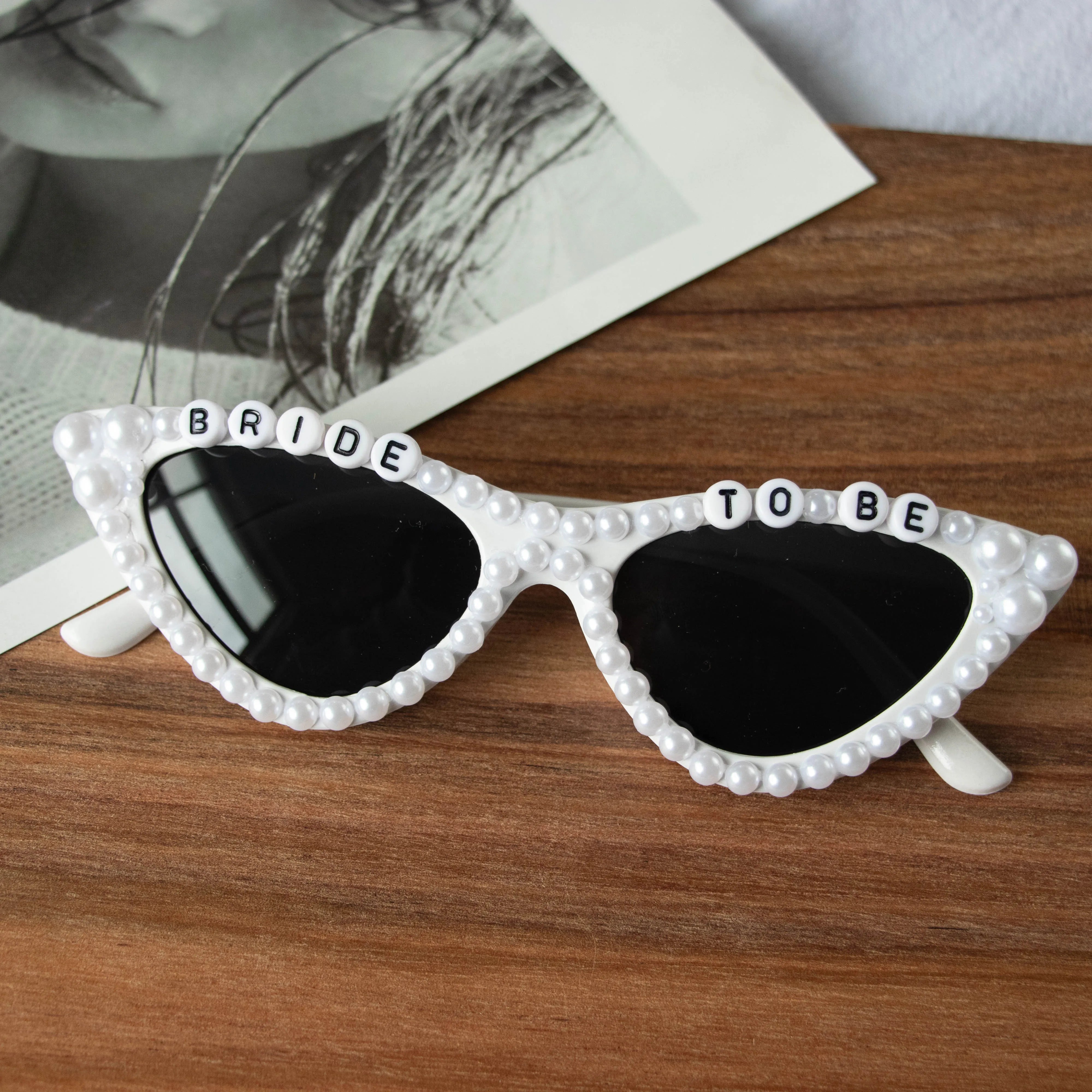 1pcs Bride To Be Just Married Pearl Sunglasses Bridal Shower Wedding Engagement Bachelorette Hen Party Honeymoon Decoration Gift