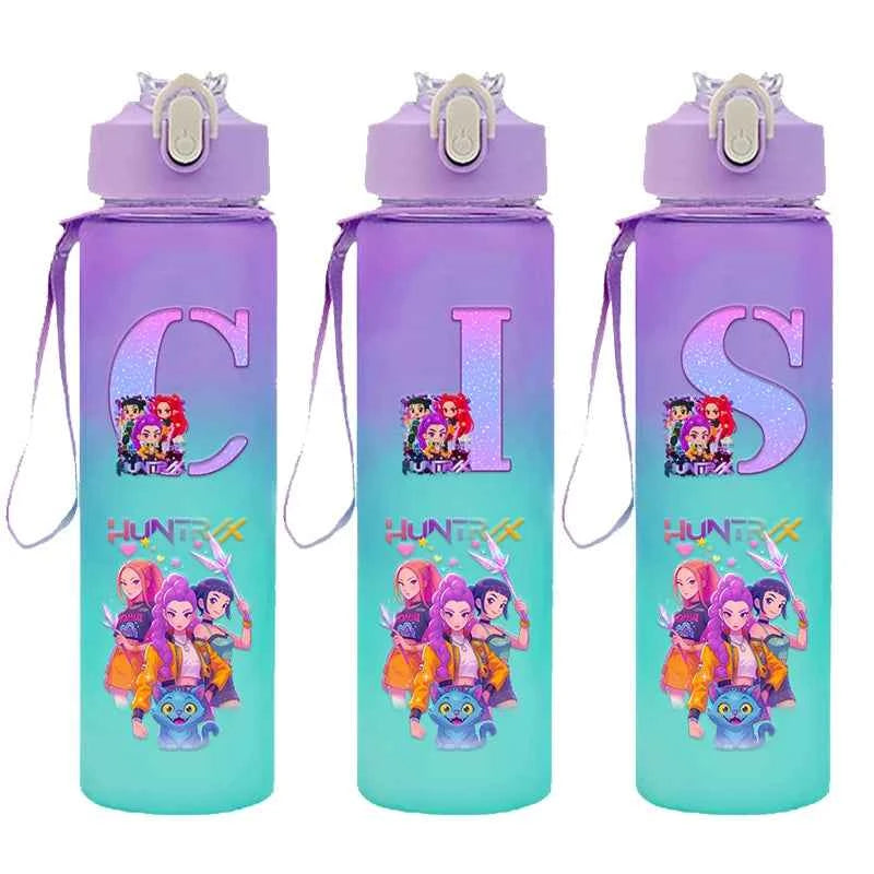 KPop Demon Hunters Gradient Water Bottles 750ml Letter A-Z Girl Straw Drinking Cups Portable High-capacity Outdoor Drink Bottle
