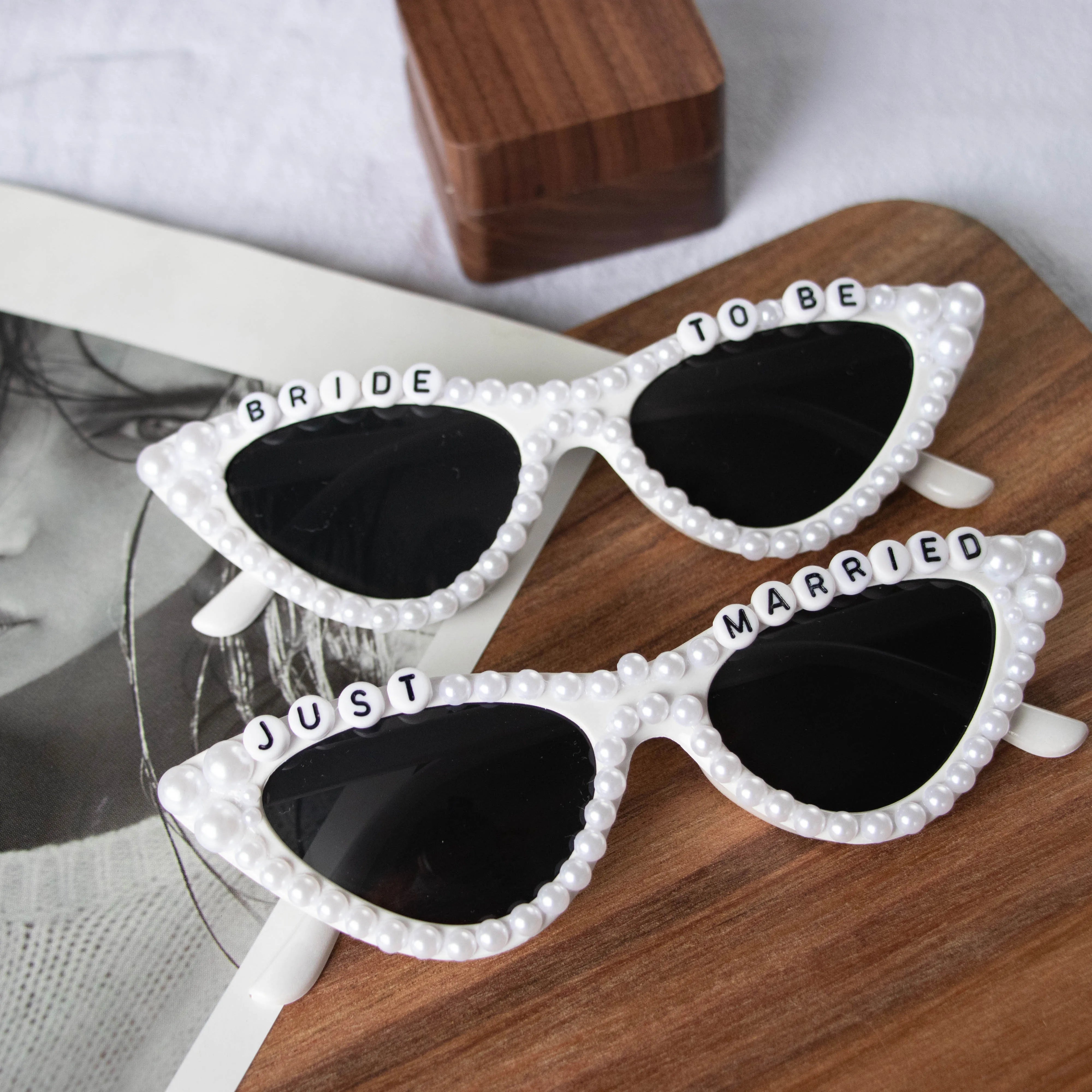 1pcs Bride To Be Just Married Pearl Sunglasses Bridal Shower Wedding Engagement Bachelorette Hen Party Honeymoon Decoration Gift