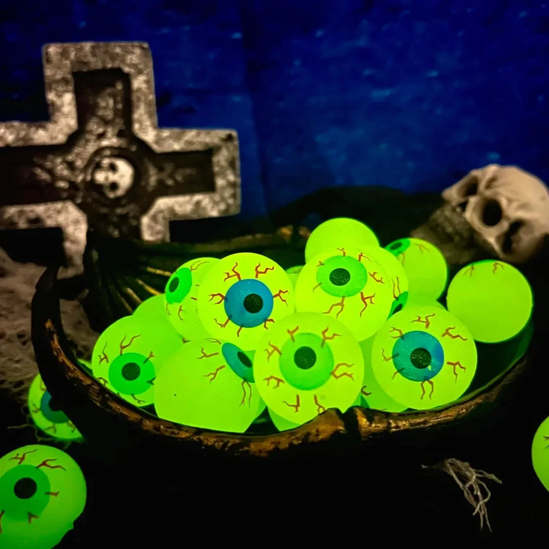 5-10-20pcs Glow in The Dark Eyeball 32MM Bouncy Ball - YourGiftIdeasUK