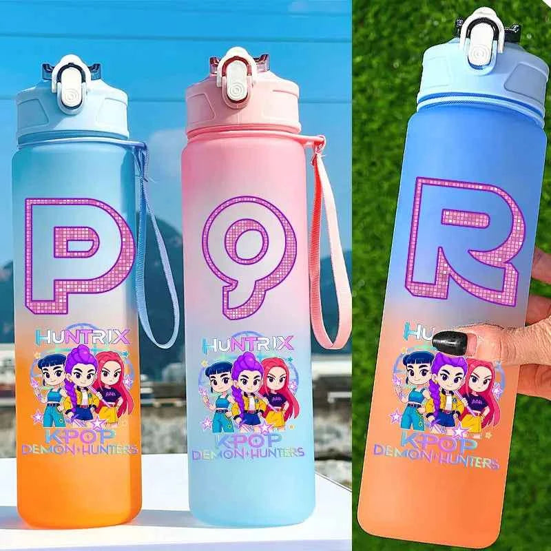 750ML Straw Plastic Water Bottle K-Pop Demon Hunters Letter Children's Anime Gradient Water Bottle Birthday Gift Rumi Mira Zoey