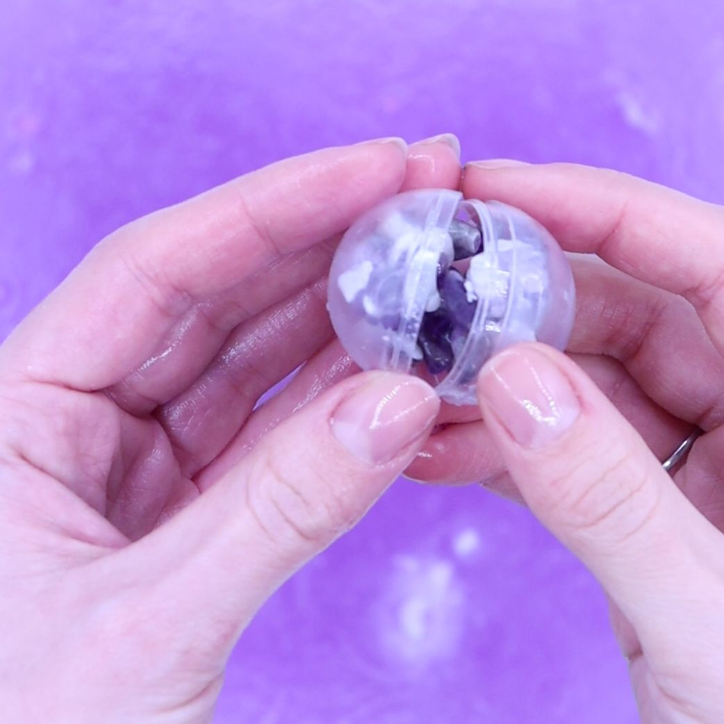 Rose Quartz Gem Bracelet Bath Bomb - YourGiftIdeasUK